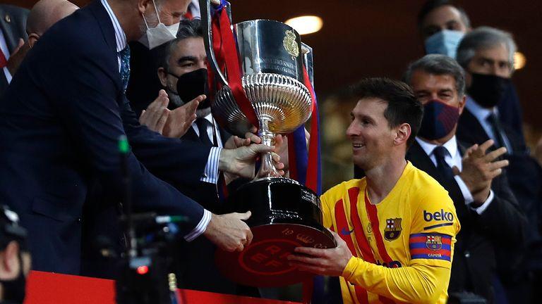 Messi giành nhiều danh hiệu thứ hai lịch sử nhờ đoạt Cúp Nhà vua