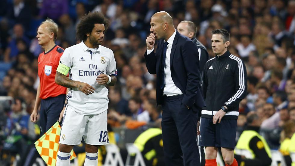 Real Madrid gặp khó vì mâu thuẫn trước trận "sinh tử" gặp Granada