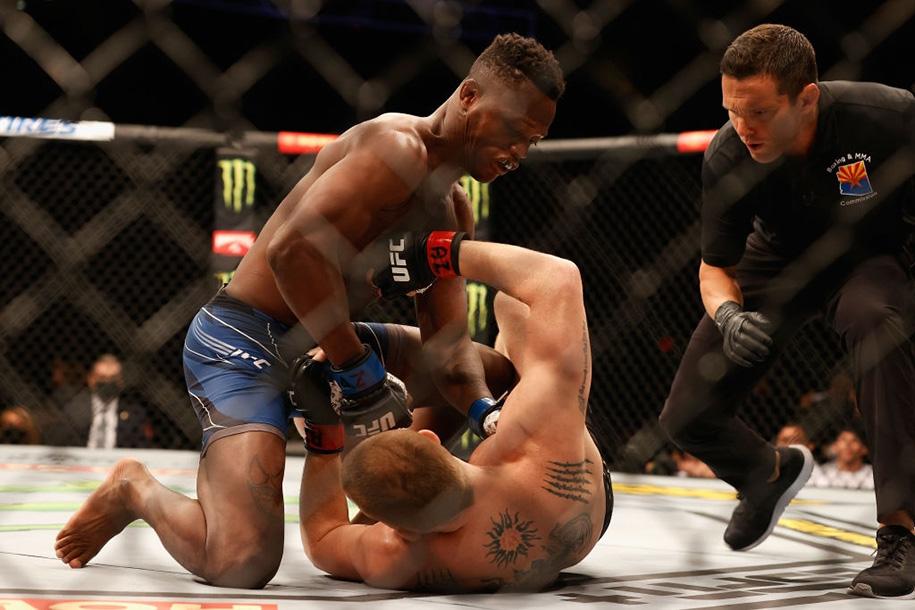 Tân binh Terrance McKinney gây sốc với cú knockout 7 giây, phá kỉ lục hạng nhẹ tại UFC 263