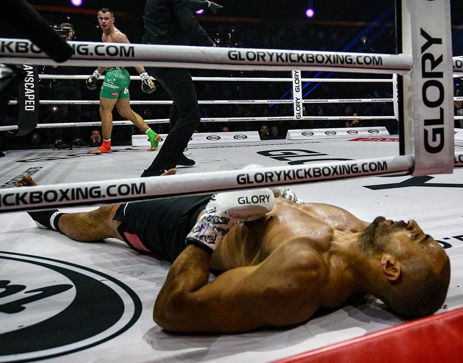 Badr Hari thua ngược trong trận lật kèo bất ngờ nhất lịch sử GLORY Kickboxing
