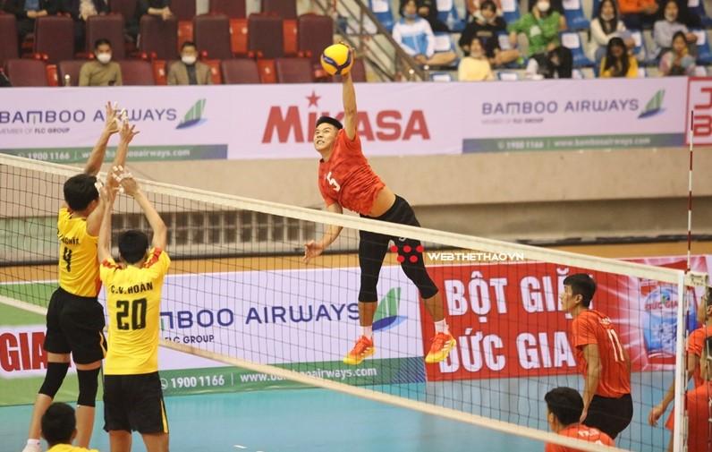 Nguyễn Văn Quốc Duy – "Oanh tạc cơ" tay trái khuynh đảo làng bóng chuyền Việt