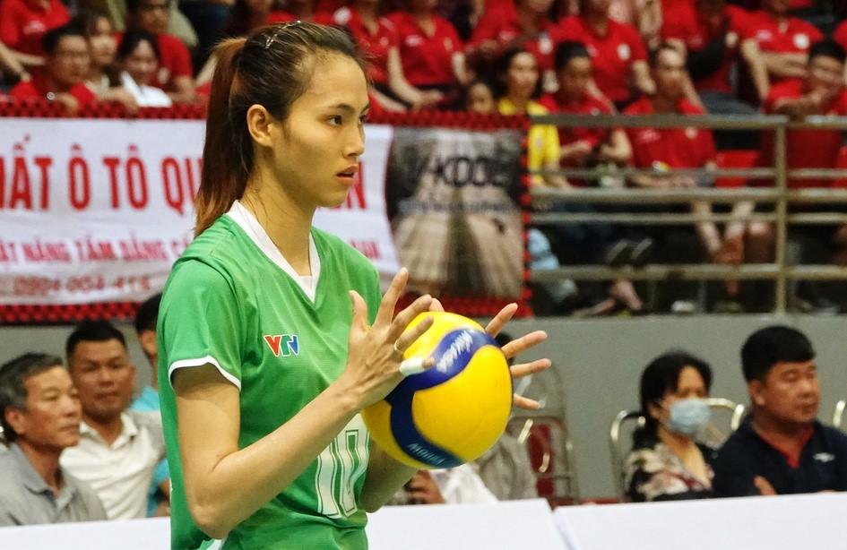 Hoa khôi Đào Thị Nhung làm đồng đội "khủng long"  Thanh Thúy ở VTV Bình Điền Long An