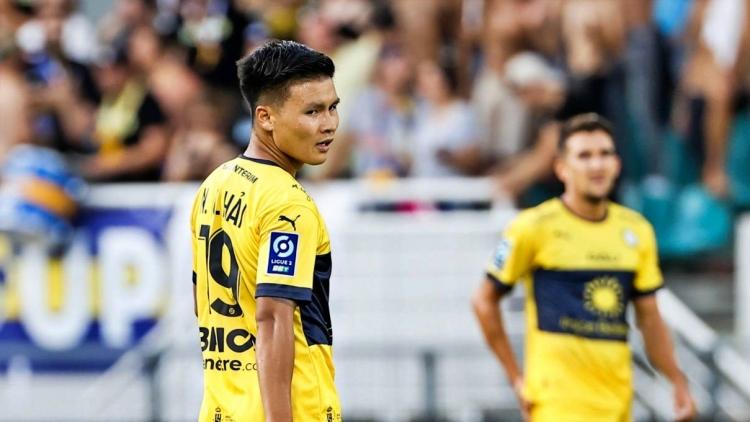 Quang Hải đá 1 phút, chưa kịp chạm bóng khi Pau FC hòa hú vía trên sân nhà