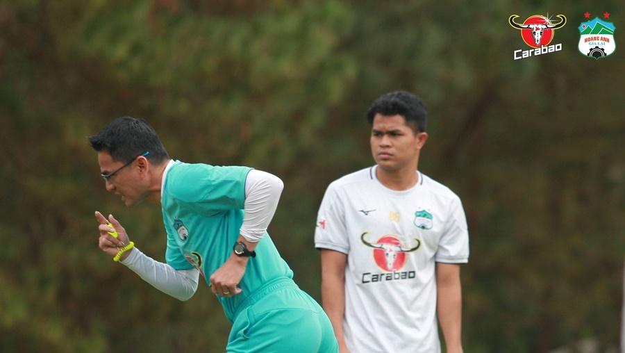 HAGL tức tốc gửi công văn trong đêm, lại “dọa” bỏ V.League 2023 vì thiếu tiền