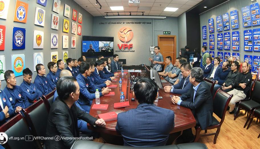 V.League 2023 nghỉ dài ngày, trọng tài Việt “chạy đua” với VAR