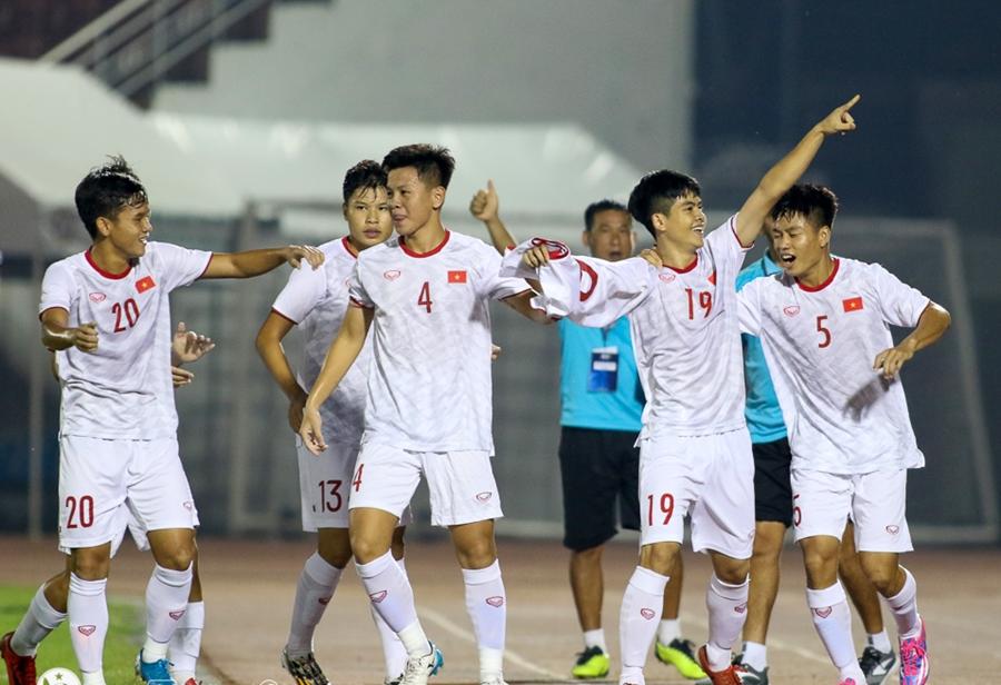 Từ danh sách U23 Việt Nam, HLV Troussier gặp khó hơn ông Park?