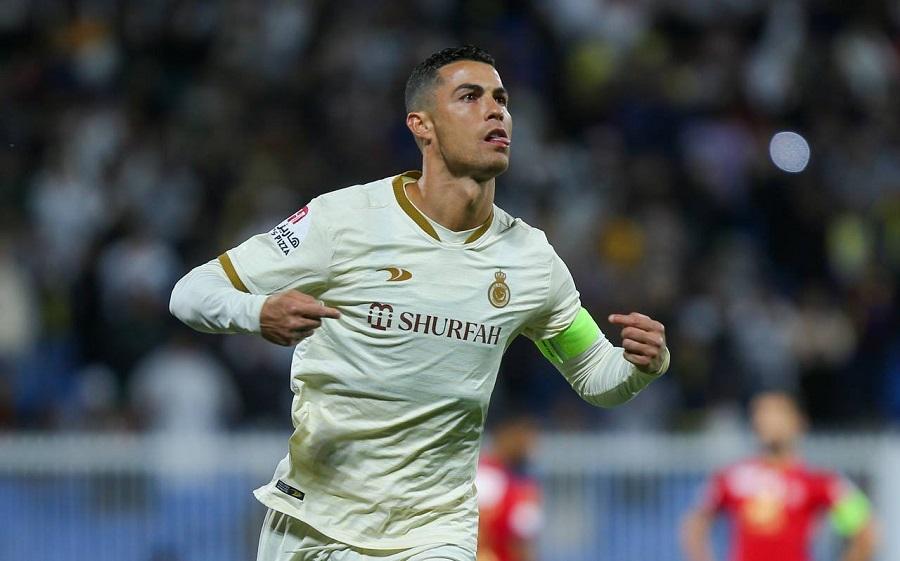 Ronaldo lập cú đúp và đạt “con số kép” bàn thắng ở Al Nassr