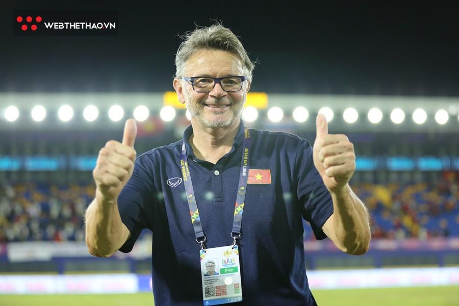 Giành HCĐ SEA Games 32, HLV Troussier khẳng định: “U22 Việt Nam không kém U22 Thái Lan”
