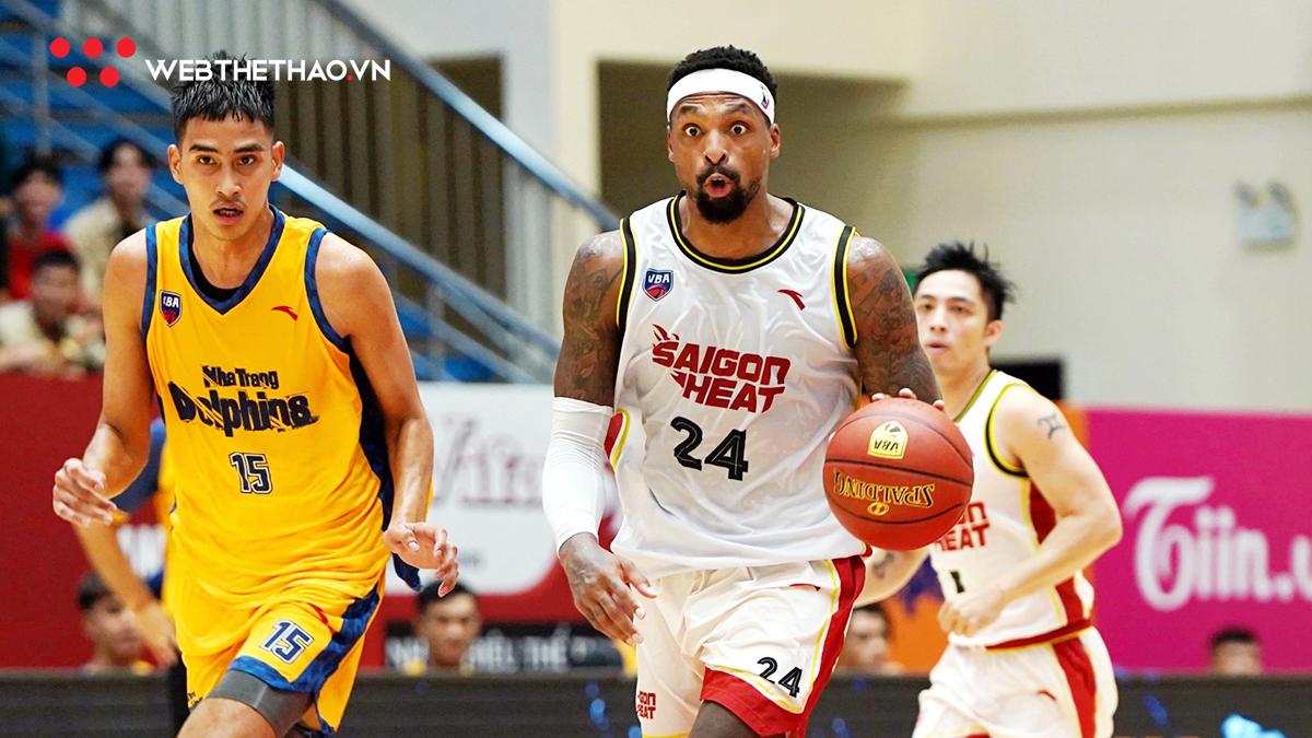 Dominique Tham ngồi ngoài cổ vũ, Nha Trang Dolphins gục ngã trước ĐKVĐ Saigon Heat