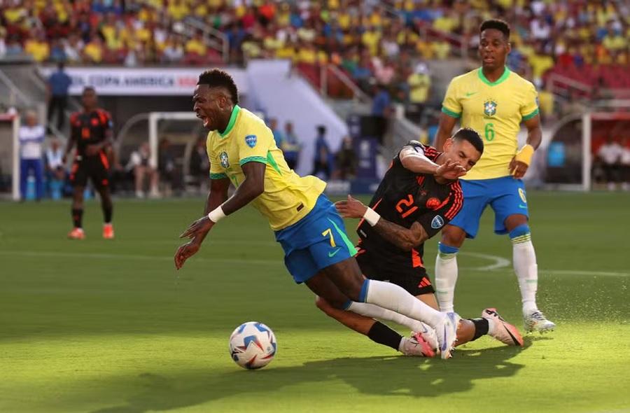 Vinicius của Brazil được minh oan cho quả phạt đền bị từ chối