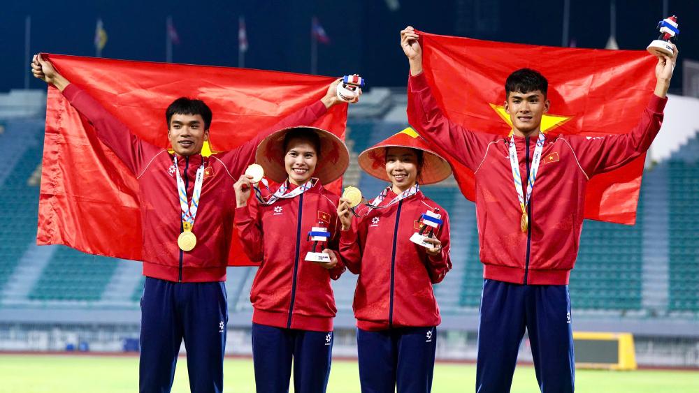 Đề cử Đồng đội của năm Cúp Chiến Thắng 2025: Nơi tôn vinh những kỷ lục gia và nhà vô địch châu Á