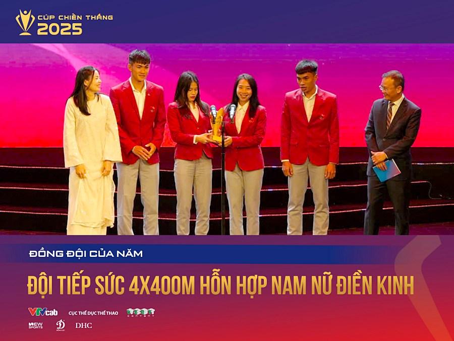 Đội hình chạy tiếp sức 4x400m hỗn hợp nam nữ lên ngôi ở Cúp Chiến thắng 2025 sau "màn trả nợ ngọt ngào"