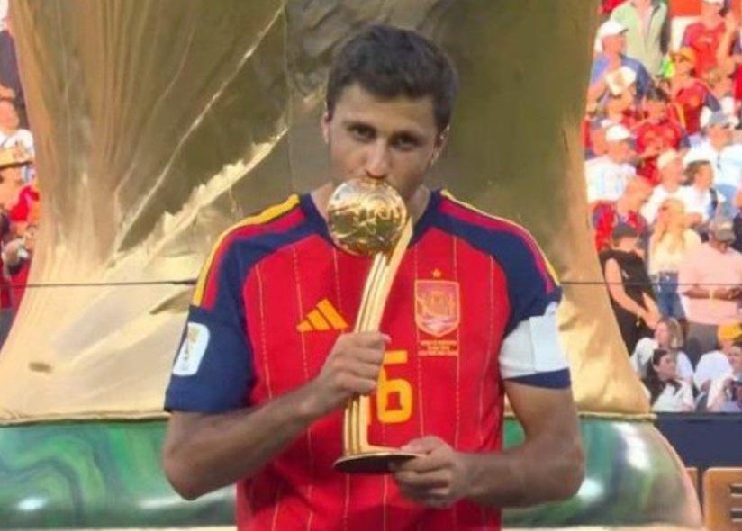 Vượt Messi, Rodri giành Quả bóng vàng World Cup với một kỷ lục ngoạn mục