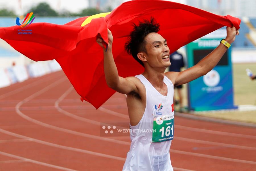 Khoảnh khắc giành HCV marathon nam SEA Games 31 lịch sử của Hoàng Nguyên Thanh