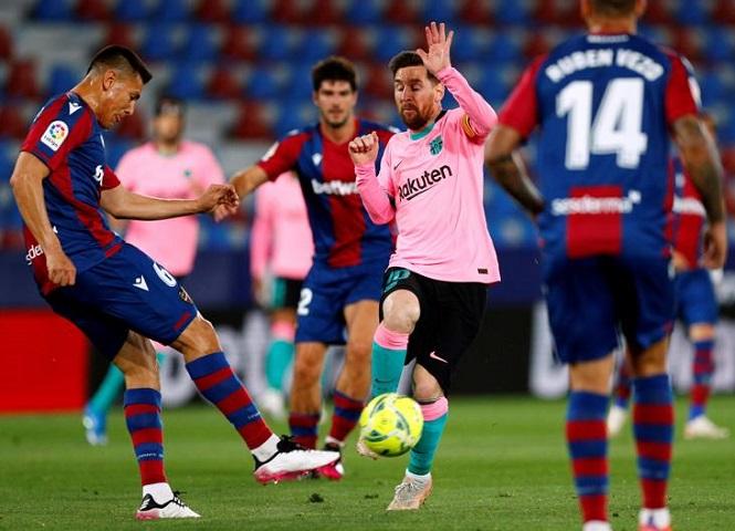 Barca tự hủy diệt cơ hội vô địch La Liga theo cách khó tin