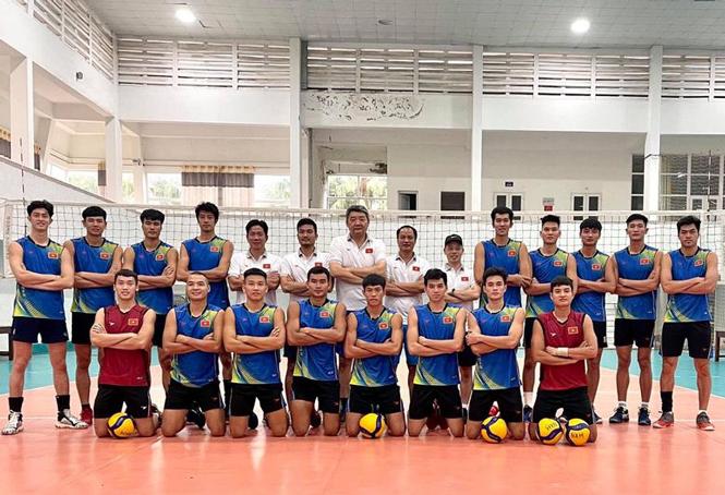 Không tham dự giải, Tuyển bóng chuyền nam Việt Nam vẫn miệt mài rèn binh