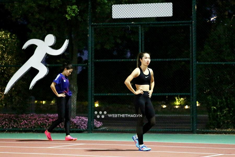 Tuyển thủ điền kinh mệt “lăn lê bò toài” với bài tập đêm ở Hàng Châu trước ngày thi Asiad 19