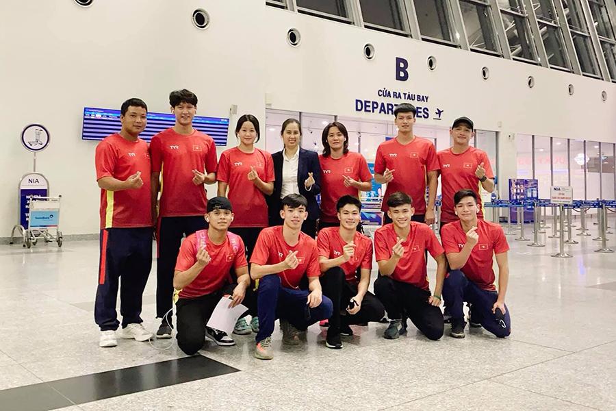 Tuyển bơi Việt Nam lên đường sang Hungary tập huấn trước SEA Games 31