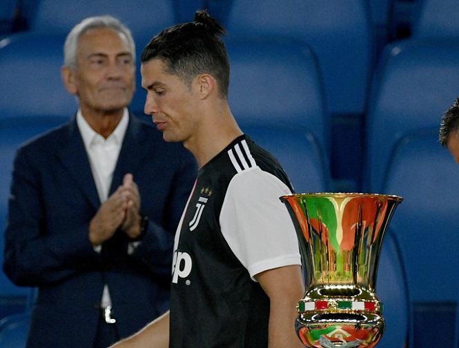 Ronaldo đòi HLV Juventus đổi vị trí ngay trước chung kết Cúp Italia