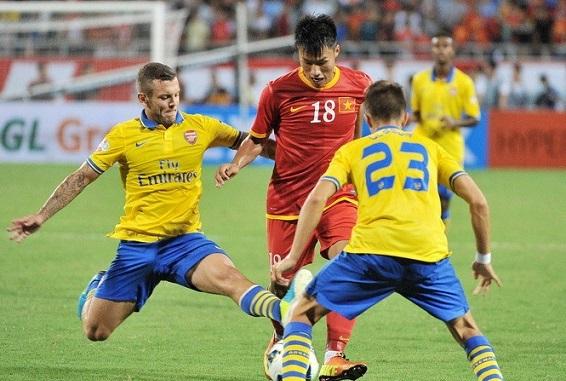 Đội hình Arsenal sang Việt Nam năm 2013 giờ ra sao?