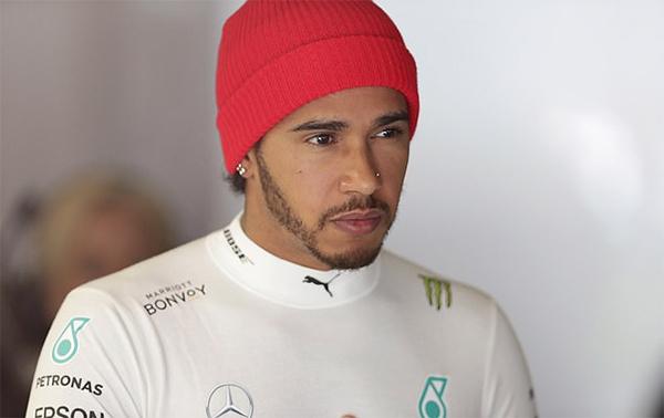 Hồ sơ thể thao: Lewis Hamilton vượt qua tuổi thơ dữ dội như thế nào