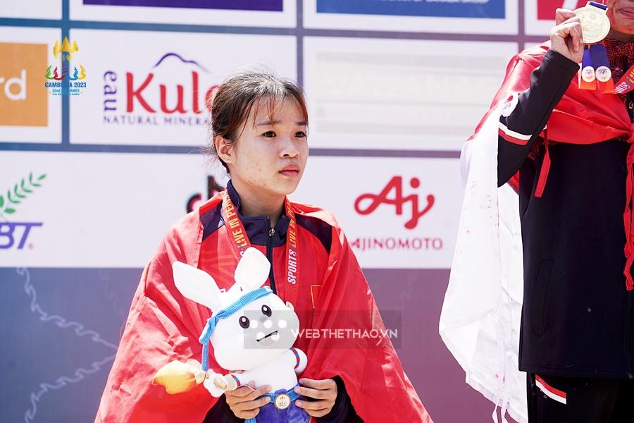 KÝ SỰ: 3 giờ trải nghiệm chờ lấy mẫu thử doping cùng “Ớt tiêu” Lê Thị Tuyết sau HCB marathon SEA Games 32