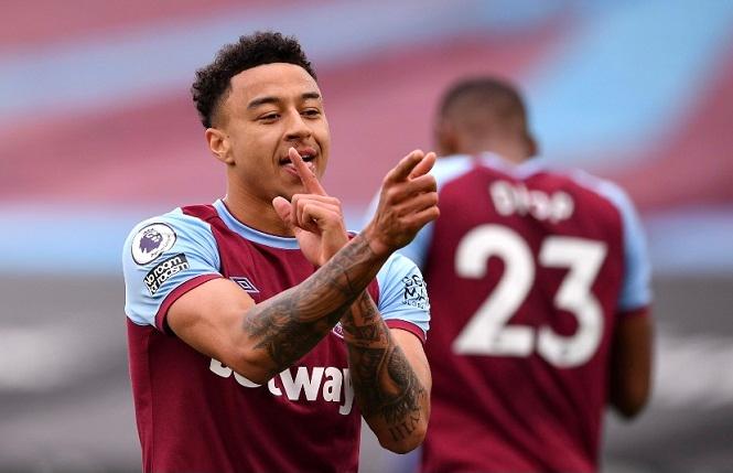 Lingard tái hiện kỹ năng “xoay compa” của Berbatov gây phấn khích