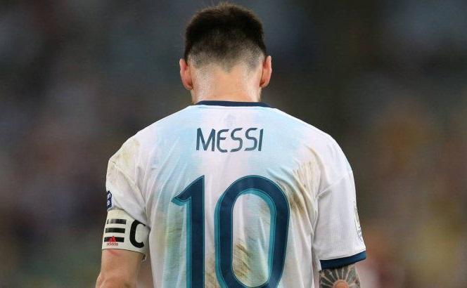 Messi có thể mất World Cup cuối cùng nếu tham dự Super League