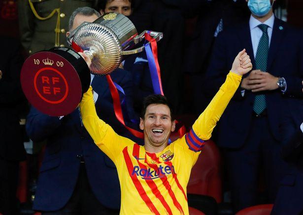 Vì sao Messi không vội đặt bút ký hợp đồng mới với Barca?
