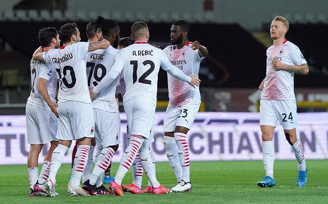 AC Milan tàn phá Torino và lập kỷ lục thắng sân khách