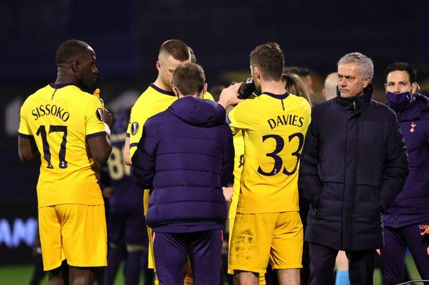 CĐV Tottenham “nhẹ nhõm” khi Mourinho bị sa thải