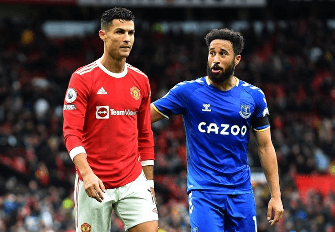 Ronaldo 4 lần từ chối tặng áo đấu sau trận hòa thất vọng của MU