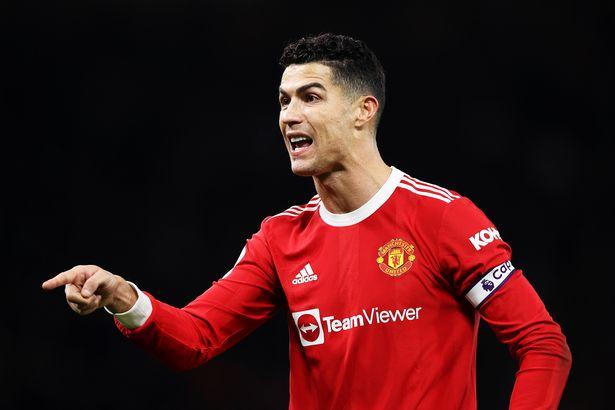 Ronaldo đe dọa rời MU với tối hậu thư về HLV mới