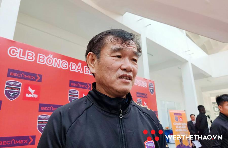 HLV Phan Thanh Hùng "nhẹ" áp lực mùa đầu tiên dẫn dắt Bình Dương