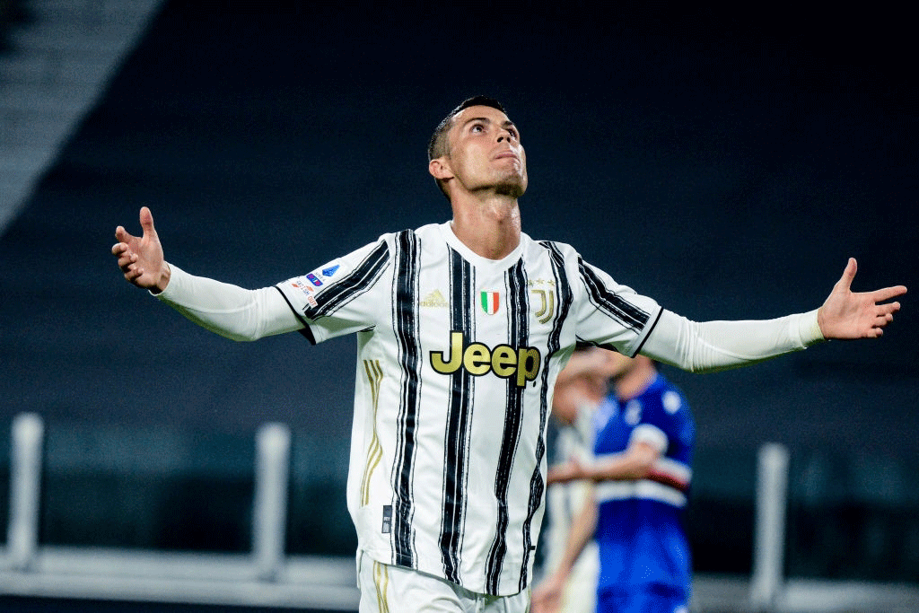 Ronaldo trên đường trở thành cầu thủ ghi nhiều bàn thắng nhất thế giới