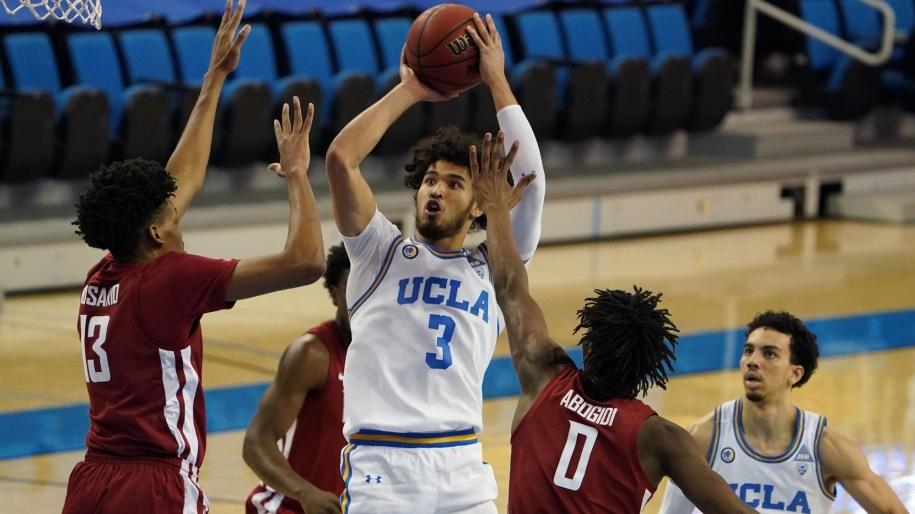 Tài năng gốc Việt Johnny Juzang liên tiếp phá kỷ lục cá nhân tại NCAA