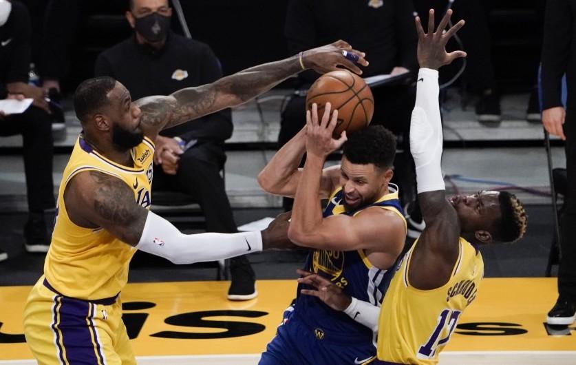 Stephen Curry lên tiếng, GSW ngược dòng ngoạn mục trước Lakers