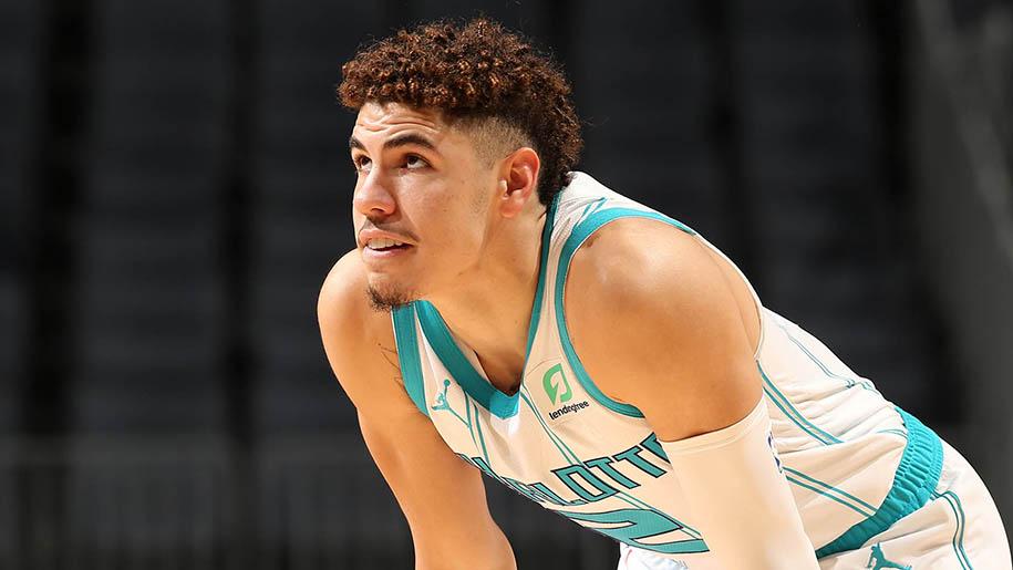 LaMelo Ball dự bị ngày một nhiều: LaVar Ball phản ứng và câu trả lời cực gắt từ HLV Charlotte