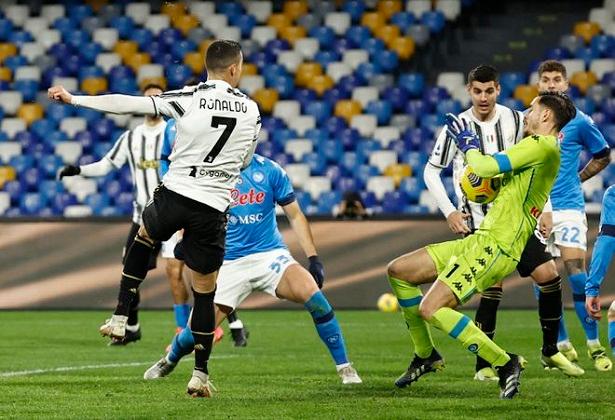 Vì sao Cristiano Ronaldo "quên" ghi bàn ở các trận đấu lớn?