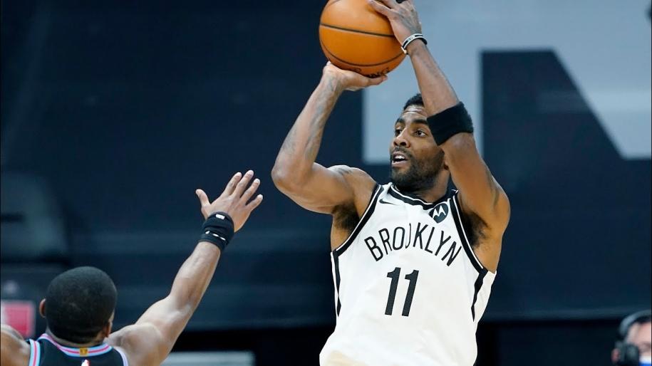 Kyrie Irving nói gì khi rủ James Harden dội cơn mưa 3 điểm vào rổ Sacramento Kings?