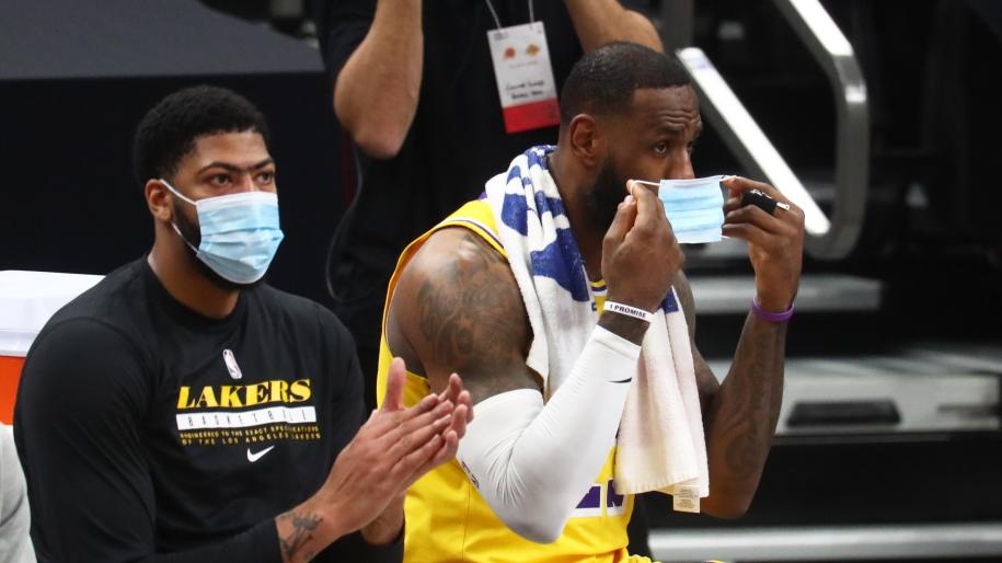 Sao NBA đồng loạt ngoảnh mặt làm ngơ với Vaccine COVID-19