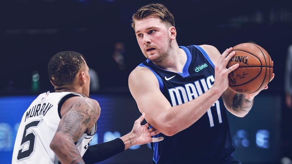 Luka Doncic lập triple-double thứ 33, Mavericks thắng ngược Spurs