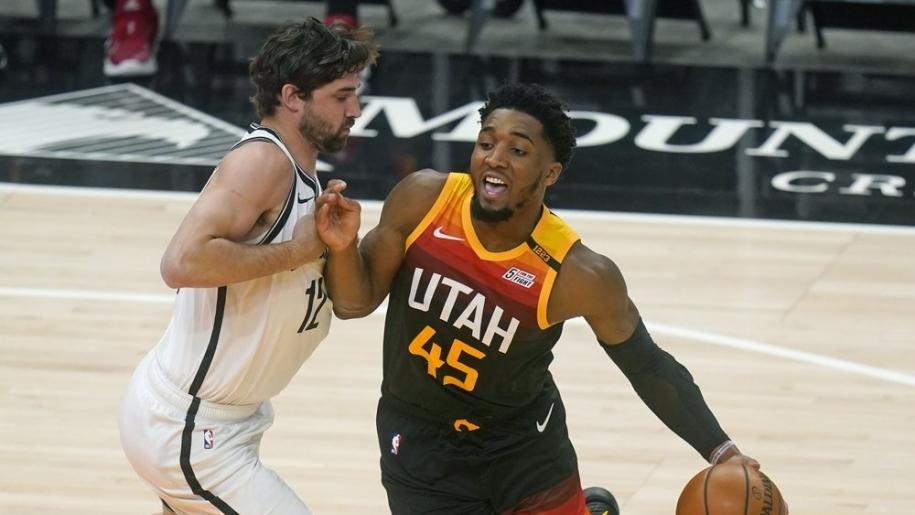 Thiếu hụt ngôi sao, Brooklyn Nets thảm bại trước Utah Jazz