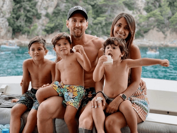 Messi tiêu khoản lương 138 triệu euro một năm như thế nào?