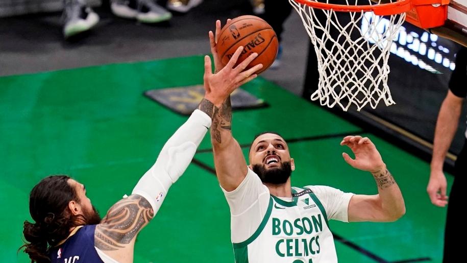 Boston Celtics khóc ròng với màn ra mắt THẢM HỌA của tay ném mới