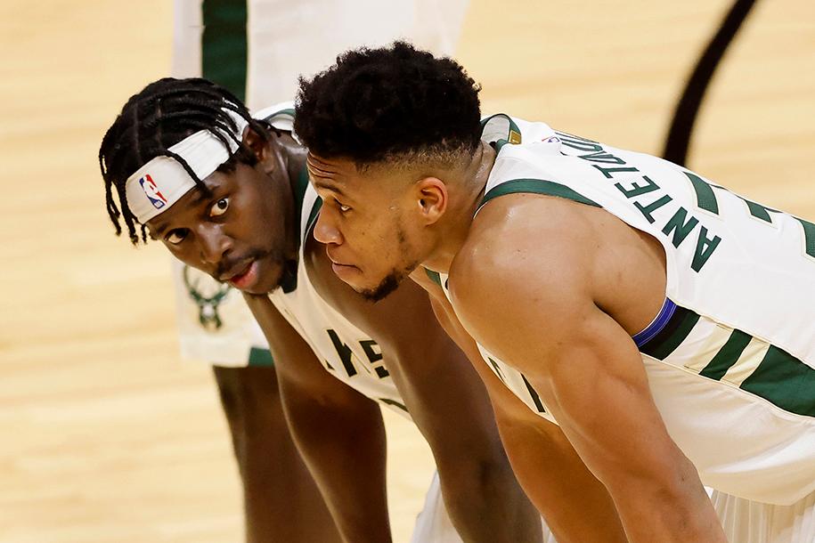 Milwaukee Bucks "bạo chi" trói chân Jrue Holiday, chốt big-3 xoay quanh Giannis Antetokounmpo