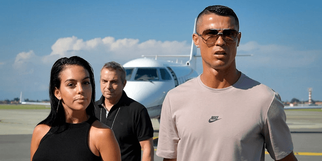 Ronaldo khiến người hâm mộ nghi ngờ khi mua biệt thự tặng bạn gái