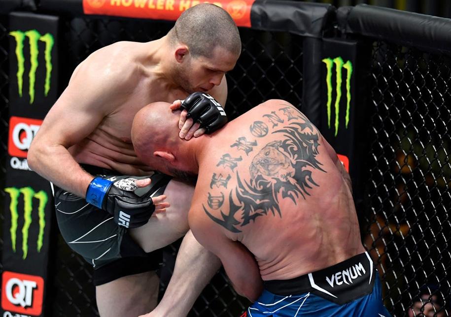 Thua knockout Alex Morono, "Cao bồi" Donald Cerrone đối mặt nguy cơ rời UFC