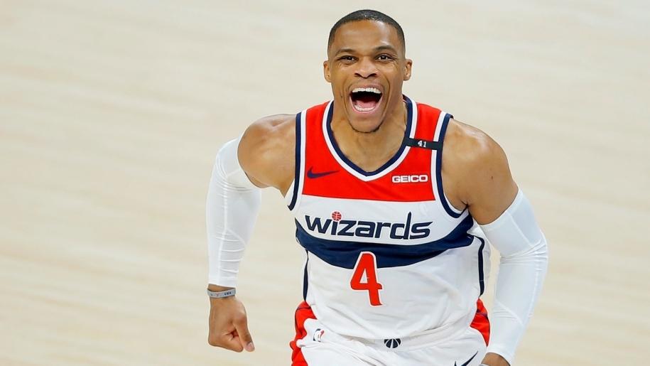 XEM NGAY: Russell Westbrook xô đổ kỷ lục Triple-Double tồn tại 47 năm