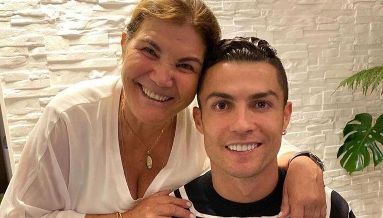 Tuyên bố của mẹ Ronaldo khiến CĐV Juventus thất vọng